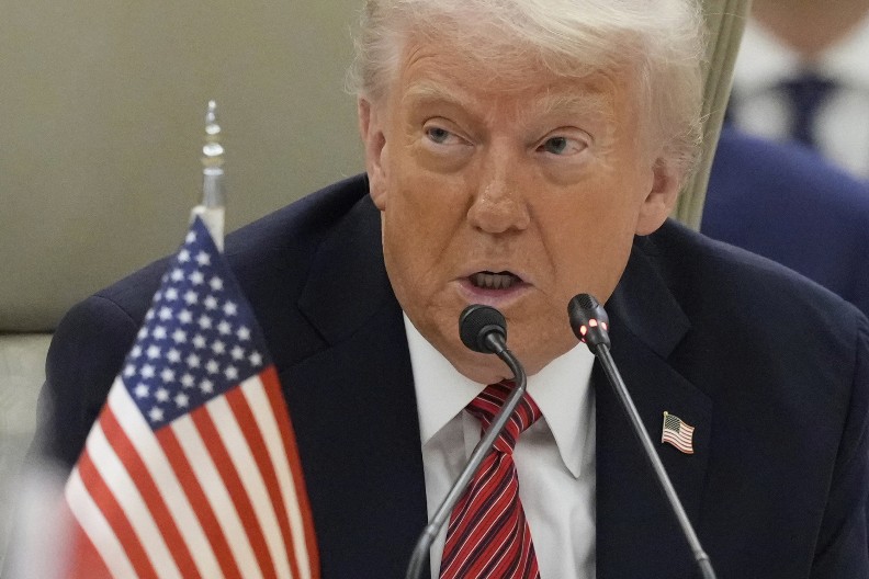 PREGOVORI IZMEĐU RUSIJE I UKRAJINE POČEĆE ODMAH! Tramp se oglasio posle razgovora sa Putinom (FOTO)