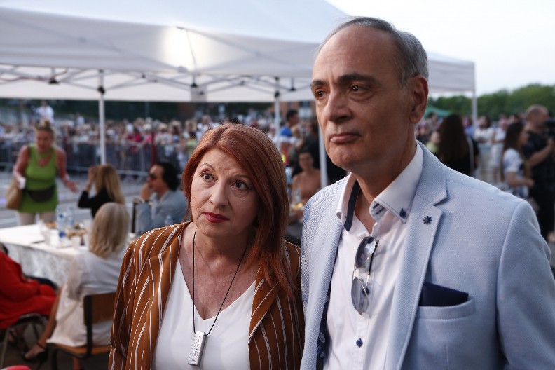 "IZBACILA SAM GA IZ KUĆE, NE SLAŽEMO SE" Biljana Jevtić šokirala priznanjem, svi su mislili da je brak sa Acom idealan!