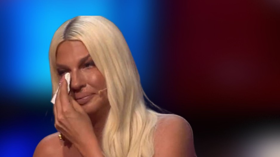 "MNOGE ŽENE SU IZVRŠILE SAMOUBISTVO ZBOG OVAKVIH STVARI" Jelena Karleuša zapenila zbog glumca: "Smradovi kao ti..."