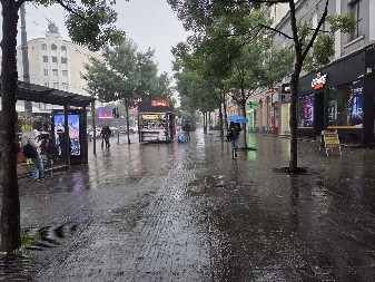 OPET PLJUSKOVI I GRMLJAVINA! Popaljeni meteoalarmi za naredna tri dana, do kraja večeri još kiše!