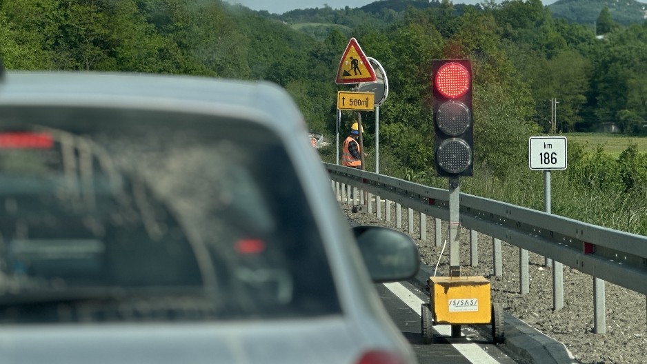 VAŽNO ZA VOZAČE! Preusmerava se saobraćaj na saobraćajnici Iverak-Lajkovac