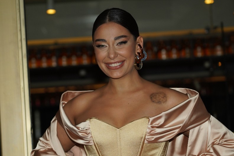 PRIZOR OSTAVIO SVE BEZ TEKSTA!  Sanja Vučić pokazala umeće pred publikom, ovaj snimak će čuvati kao uspomenu (VIDEO)