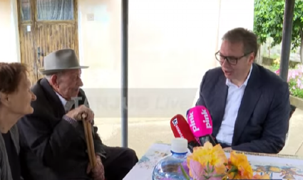 "UF, KAKO BIH JA VOLEO TU NOVINU DA VIDIM!" Vučić predložio Vukosavu da se zajedno voze brzim vozom od Novog Sada do Subotice (FOTO)