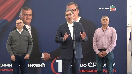 NIJE SMEŠNO, VEĆ ŽALOSNO I JEZIVO Vučić o skandalu na FTN u Novom Sadu: Najbolji đaci i studenti ne mogu da uče, zato što im najgori to ne daju!