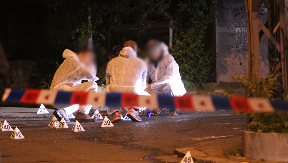 MUŽ (50) I ŽENA (36) NAĐENI MRTVI, SUMNJA SE DA SU SE UGUŠILI Komšija primetio nešto čudno i zvao policiju