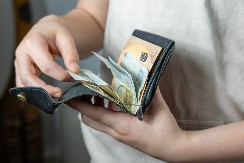 DNEVNI HOROSKOP ZA ČETVRTAK, 2. JANUAR  Ovan mora da bude oprezan sa troškovima, Rak je mnogo ljubomoran, a šta čeka ostale?