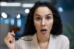 OSTAVIO ME JER NOSIM JEFTINE ČIZME! Žene iz Srbije otkrile najgluplje razloge zbog kojih su  muškarci raskinuli s njima