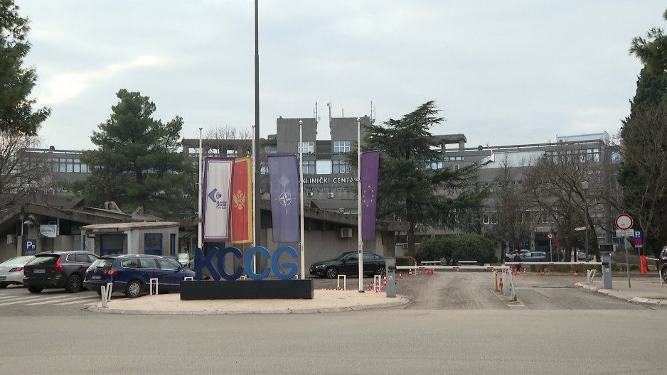 ULICE PUSTE, ZASTAVE NA POLA KOPLJA Tuga obavila Cetinje, oglasila se policija: Nećemo saopštiti imena ubijenih