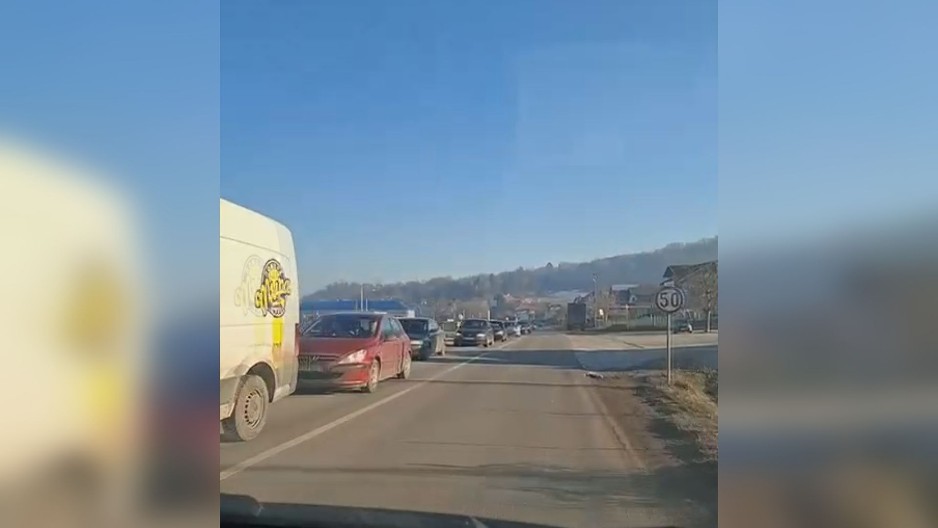 SRBI SE VRAĆAJU KUĆAMA NAKON NOVOGODIŠNJIH PRAZNIKA, KOLAPS U SAOBRAĆAJU! Kolone u nedogled: Krećemo se 40 na sat magistralom