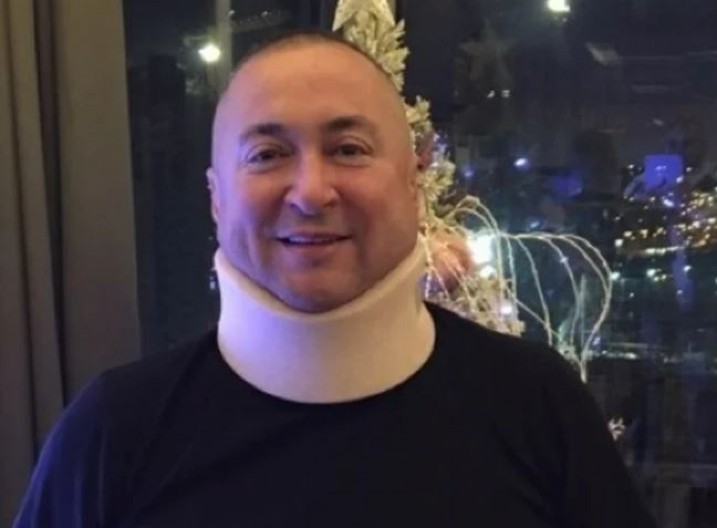 ĐANI POVREDIO VRAT, ZAVRŠIO U KRAGNI Objavio fotografiju javno, pa objasnio šta se dogodilo