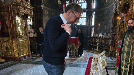 "OVA GODINA NEĆE BITI LAKA ZA NAS SRBE" Vučić iz Hilandara: Vratiću se jači, da guramo našu zemlju još snažnije napred