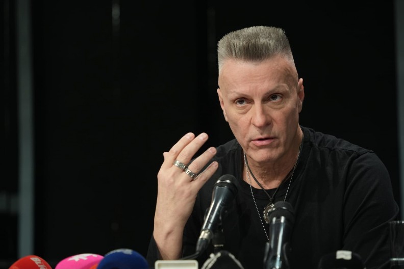 "OTAC JE PRENEO OBIČAJE NA MENE I MOJU POKOJNU SESTRU" Nikad emotivniji Đorđe David, otkrio kako proslavlja Božić, spomenuo i veru