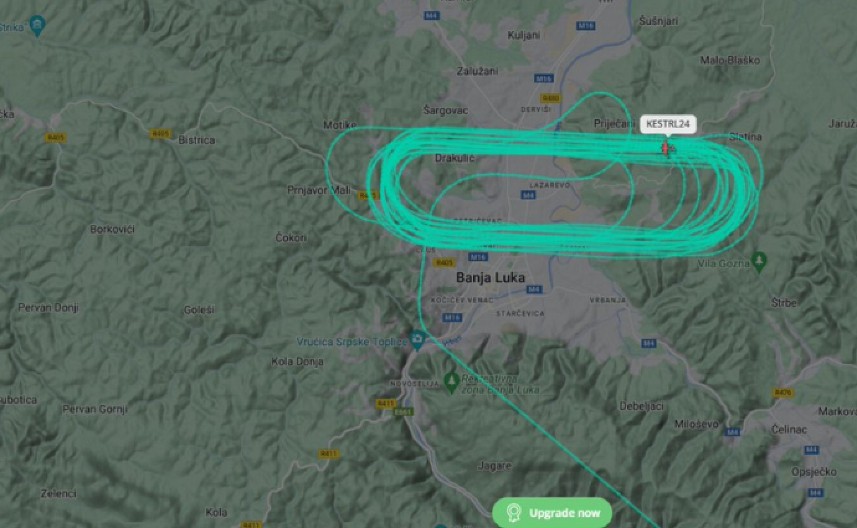 MISTERIOZNI AVION VEĆ POLA SATA KRUŽI IZNAD BANJALUKE: Ko šalje ovu tajanstvenu poruku?