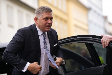 FICO ODVRNUO VENTILE ZBOG PUTINA Premijer Slovačke zapretio Ukrajincima TOTALNOM OBUSTAVOM
