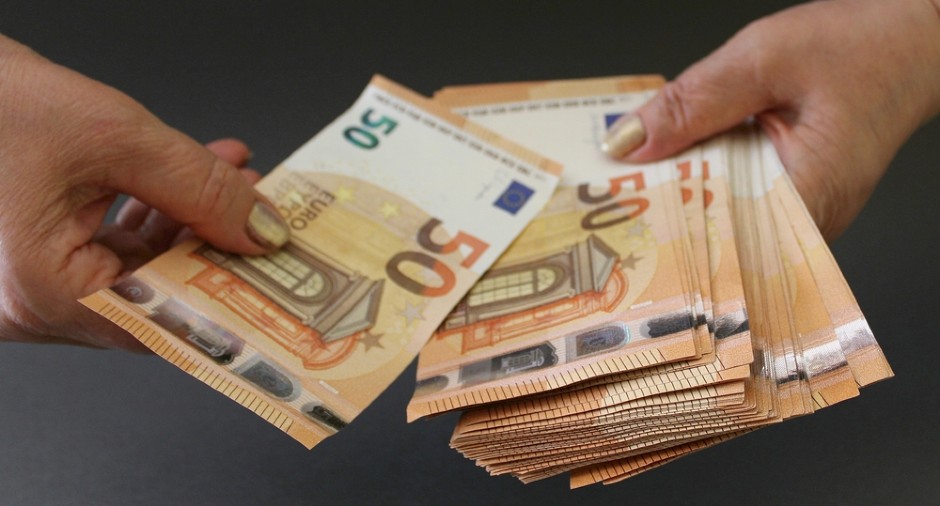 "TATA KUPIO KAD JE BIO NA PIJACI I POKLONIO MI" Ova devojka je sada bogatija za 1.753.700 evra