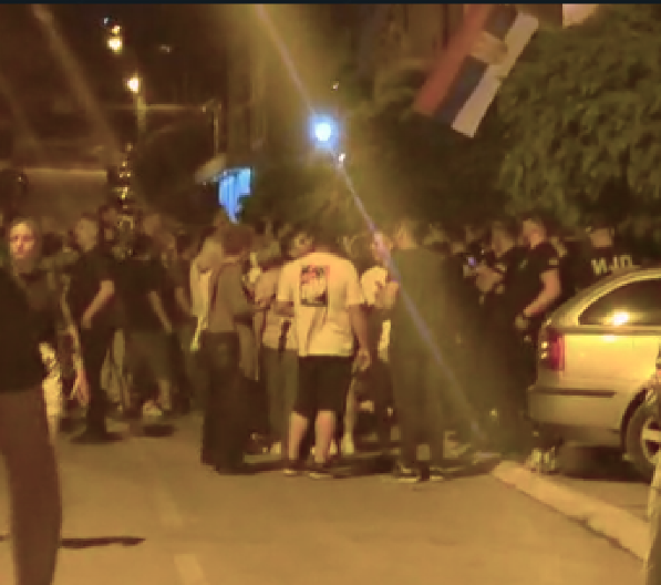 NOVINARI ZAROBLJENI U ZGRADI OPŠTINE KOSJERIĆ Teror opozicije se nastavlja!