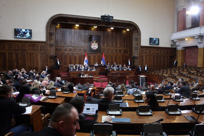 DANAS VANREDNA SEDNICA SKUPŠTINE SRBIJE Na dnevnom redu 46 tačaka