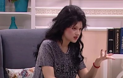 NAKON POROĐAJA SAZNALA DA BOLUJE OD NEIZLEČIVE BOLESTI Pevačica otkrila potresne detalje: "Probudila sam se skoro slepa"