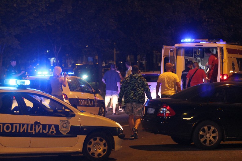 TRI MLADIĆA RANJENA U PUCNJAVI NA GAZELI Hitna pomoć intervenisala i zbog sudara u kojima je bilo povređenih