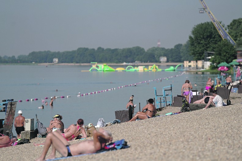 KUPANJE VAN SEZONE? Rizična zabava bez nadzora stvara problem u najavi: Oglasili se stručnjaci