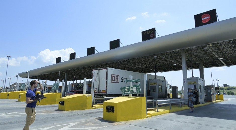 GUŽVE NA PREŠEVU Kamioni čekaju do tri sata