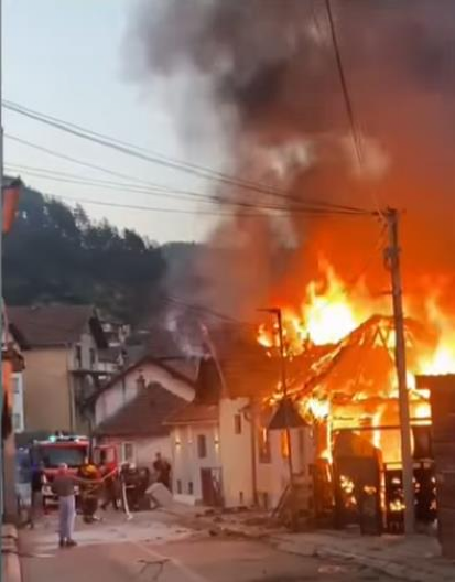 ŠUMSKI POŽAR BLIZU GLAVNOG GRADA Stanovnicima naređena evakuacija! Drama u Atini