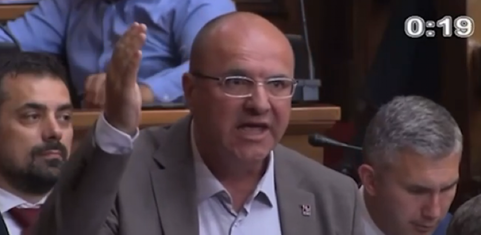 BORA SOLUNAC OPET UHVAĆEN U LAŽI Jovanov raskrinkao obmane opozicije u Skupštini (VIDEO)