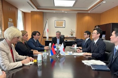 SRBIJA I JAPAN PROŠIRUJU SARADNJU Državna sekretarka Marija Gnjatović se sastala sa Akamatsuom