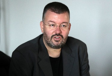 "ZLOUPOTREBLJAVAJU DECU ZA BOŠNJAČKE I NVO CILJEVE!" – Prof. Antić za Alo: Napad na srpski identitet usred Beograda