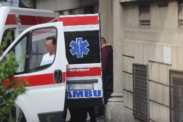 ČETIRI OSOBE LAKŠE POVREĐENE U ČETIRI UDESA U BEOGRADU Hitna pomoć intervenisala 125 puta