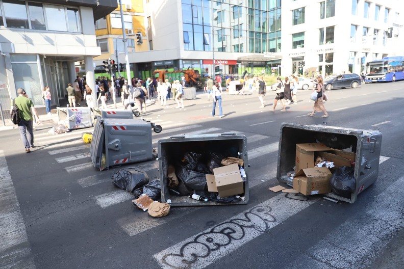 "OGROMNA KOLONA" OD 50 BLOKADERA Sramotno izveštavanje antrisrpskih medija N1 i Nova S (FOTO)
