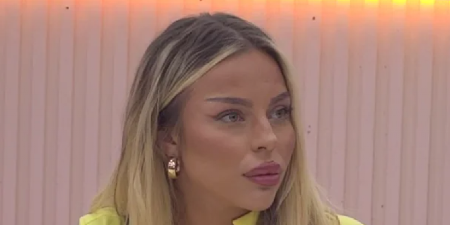 "ŠTO NISAM UNUTRA, DA UGASIM KERUŠU" Bivša rijaliti učesnica zgrožena Sofijom Janićijević: "Bolesnica, gazi preko mrtvih"