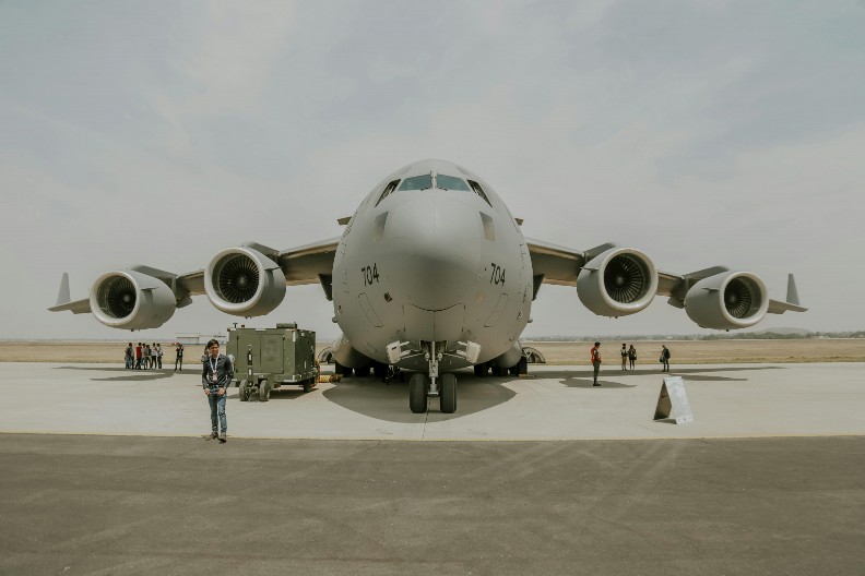 DRAMA NA NEBU Avion prinudno sleteo posle udara groma