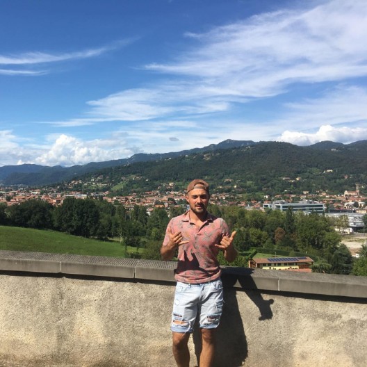 OVO JE MUŠKARAC KOG JE USISAO MOTOR AVIONA NA AERODROMU Otkriveno šta je prethodilo tragediji u Milanu (FOTO)