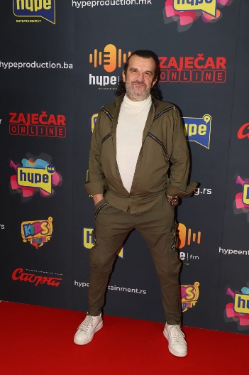 ''BILI SMO INTIMNI" Aca Lukas priznao još jednu aferu sa devojkom sa javne scene: ''Bila je na svadbi mog sina''