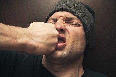 KLINCI OSUMNJIČENI DA SU TUKLI KRUŠEVLJANINA (17) I SVE TO SNIMALI ZA DRUŠTVENE MREŽE Svi zaradili krivične prijave