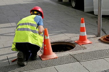 DANAS POČINJE AKCIJA DERATIZACIJE KANALIZACIONE MREŽE NA ZVEZDARI Vozila i operateri će biti vidno obeleženi