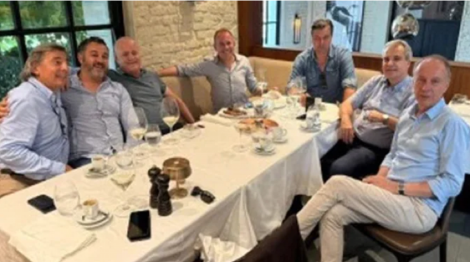 FOTOGRAFIJA KOJA POTRESA PRAVOSUĐE: Nenadić slikan sa mogućim osumnjičenim u slučaju 16 mrtvih u Novom Sadu