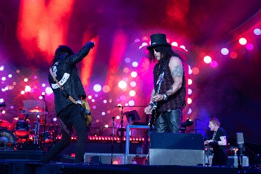 VIŠE OD TRI SATA ROK SPEKTAKLA NA UŠĆU Guns n’ Roses održali koncert pred 50.000 koji će ući u legendu