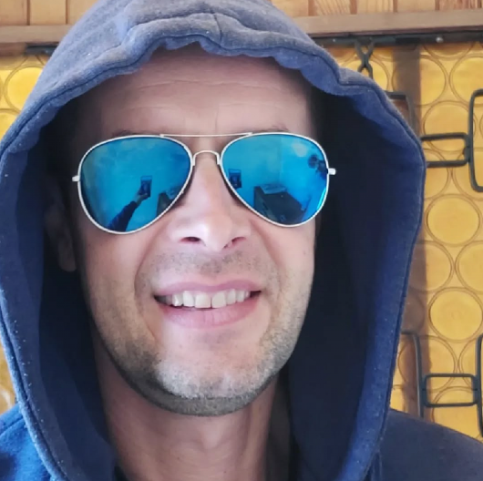 NAŠ POZNATI PEVAČ HTEO DA IZVRŠI SAMOUBISTVO Progovorio o teškoj depresiji: "Valjda će se neko setiti da me sahrani"