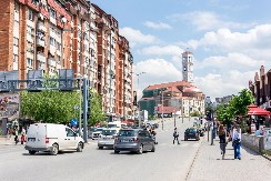 PRIŠTINA NASTAVLJA TEROR! Zatvorske kazne trojici Srba od dve i pet godina!