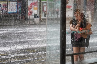 OVDE ĆE DA PLJUŠTI DO KRAJA DANA! Zna se šta nas čeka sutra s vremenom - ne odlažite kišobrane!