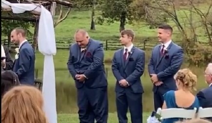 NEZAPAMĆENA SCENA USRED VENČANJA Kum se našao u centru skandala, gosti vrištali od smeha, mladoženja zanemeo! (VIDEO)