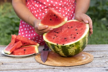 NE BACAJTE KORU OD LUBENICE Kad vidite za šta sve može da se koristi, biće vam žao da to radite!