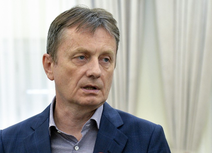 ZAVRŠENA OPERACIJA, DARKO GLIŠIĆ PREBAČEN NA INTENZIVNU NEGU! Lekari prate stanje iz sekunda u sekund