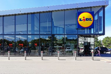 POČELA KONTROLA PARKIRANJA ISPRED LIDLA U OVOM GRADU U SRBIJI Naplata u jednom slučaju