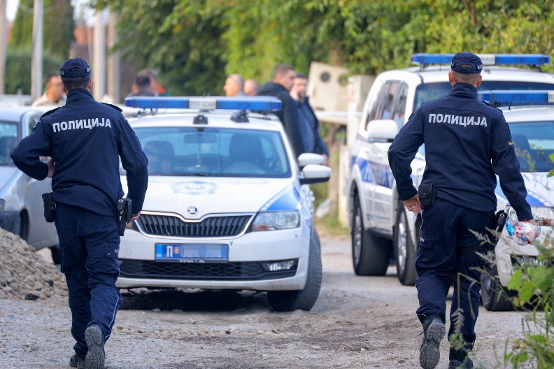 PREGAŽEN RADNIK OBEZBEĐENJA NA MAKIŠU Vozač kamionom prešao preko njega