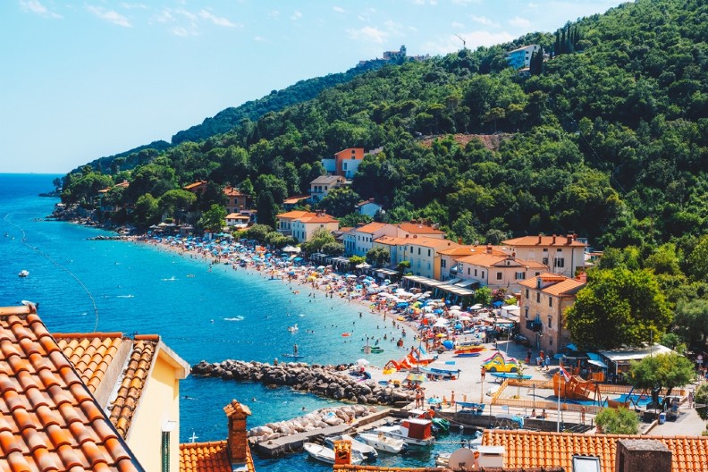 JOŠ JEDAN MONSTRUM UHAPŠEN U ISTRI Evo sa čime je snimao nagu decu na plaži (FOTO)
