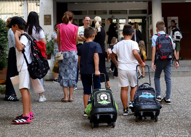 ĐACI U SRBIJI ĆE IMATI 5 RASPUSTA! Oglasilo se Ministarstvo prosvete, objavljen plan nastave i kalendar za 2025/2026.