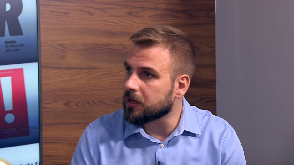 "PROTESTI NIKADA NISU BILI MIRNI - SADA JE SAMO ESKALIRALO" Književnik Filip Grbić o nasilju BLOKADERA na ulicama Srbije